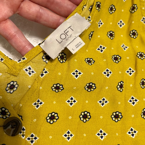 LOFT Outlet Button Down V-Neck Tank Top Shell, Size Large, Golden Yellow - Picture 3 of 4